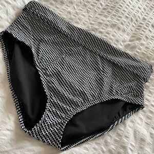 La Vie En Rose full coverage bikini bottoms with fold up or down top